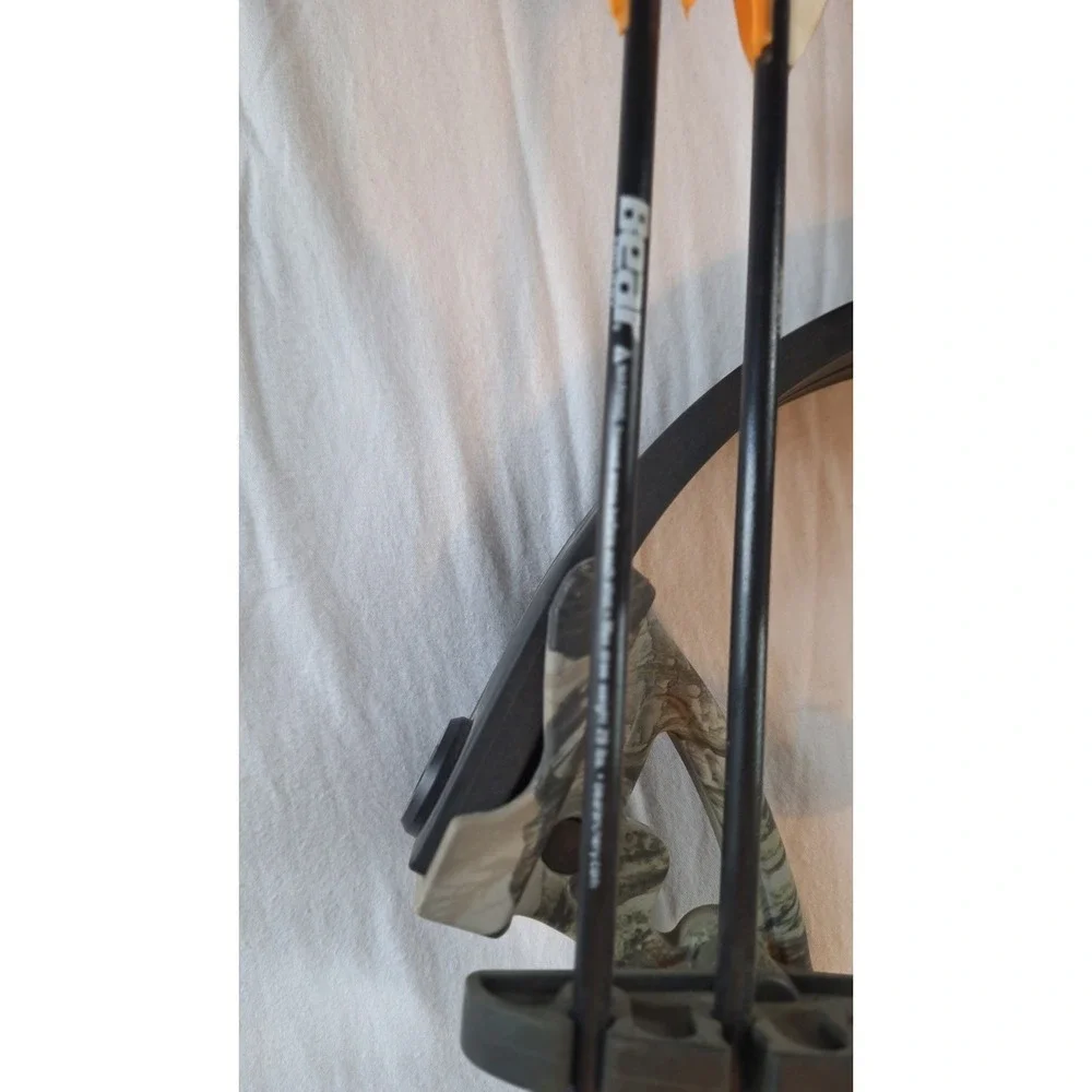 BEAR ARCHERY BRAVE COMPOUND BOW RH RIGHT HAND CAMO YOUTH HUNTING PACKAGE